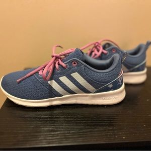 Adidas Woman’s sneakers!